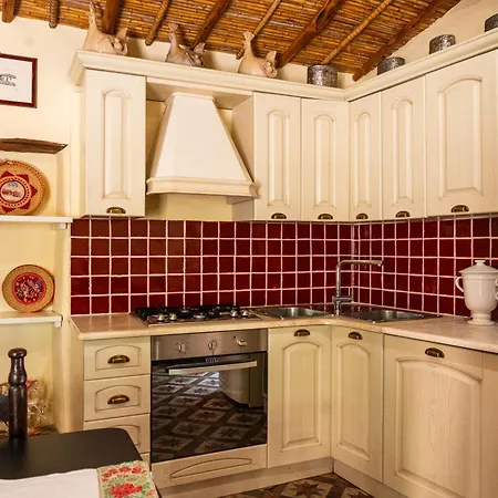 Дом отдыха Beautiful House In Орозеи