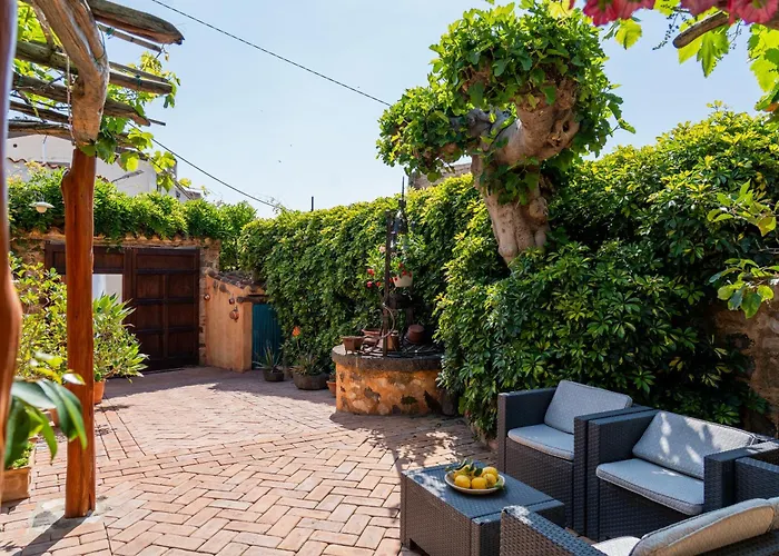 Beautiful House In Tatil Evi Orosei